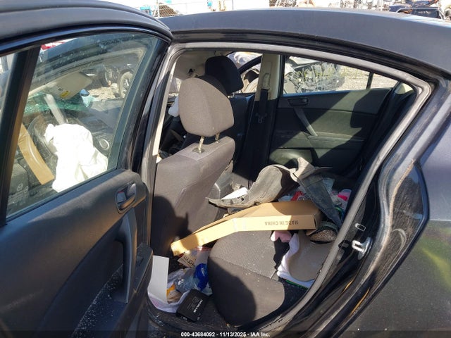 2011 MAZDA MAZDA3 JM1BL1UF4B1460912 Photo 7