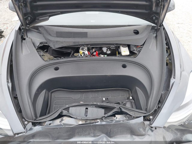 2023 TESLA MODEL 3 5YJ3E1EA1PF555136 Photo 9