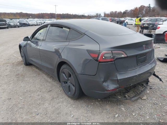 2023 TESLA MODEL 3 5YJ3E1EA1PF555136 Photo 2