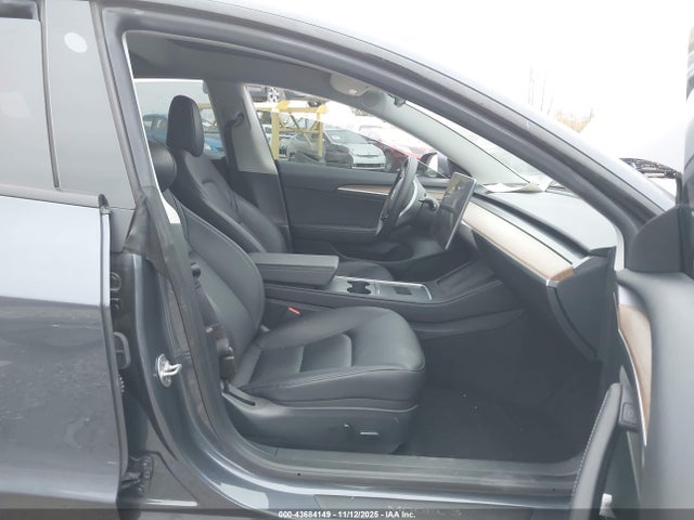 2023 TESLA MODEL 3 5YJ3E1EA1PF555136 Photo 4