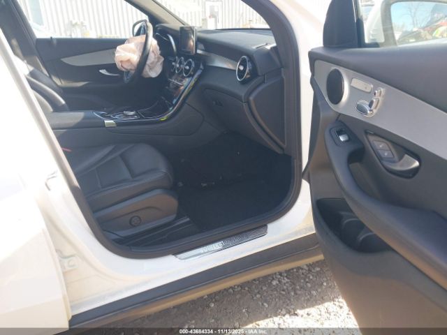 2017 MERCEDES-BENZ GLC 300 WDC0G4KB0HF153398 Photo 4