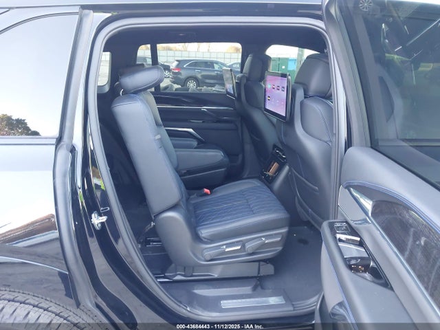 2025 CADILLAC ESCALADE IQ 1GYTEEKL1SU103517 Photo 7