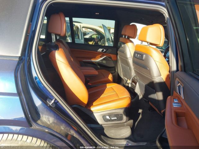 2022 BMW X7 5UXCX6C08N9L67804 Photo 7