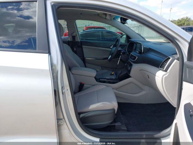 2019 HYUNDAI TUCSON KM8J33A44KU914788 Photo 4