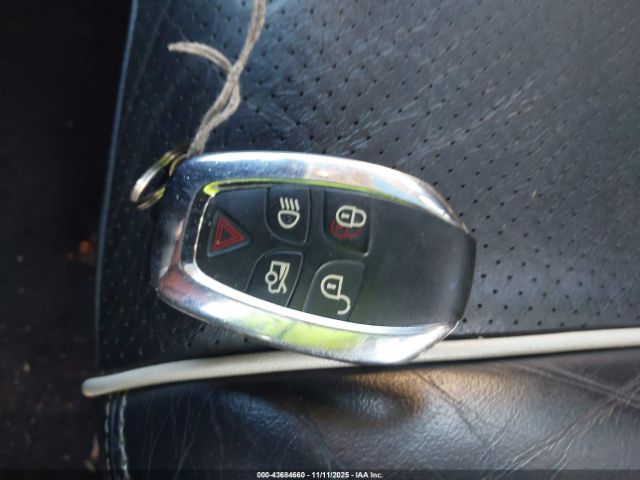 2011 JAGUAR XJ SAJWA2GE3BMV09243 Photo 10