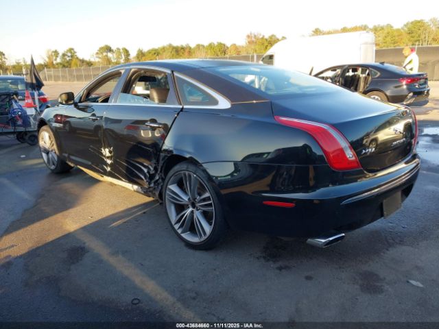 2011 JAGUAR XJ SAJWA2GE3BMV09243 Photo 2