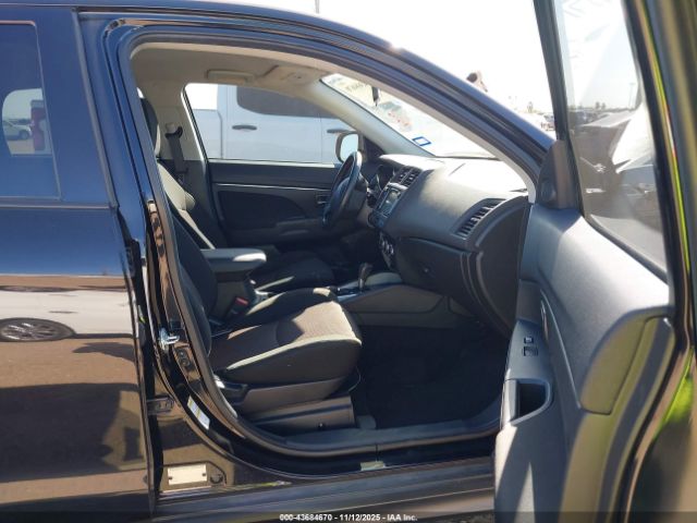 2018 MITSUBISHI OUTLANDER SPORT JA4AP3AU4JU012627 Photo 4