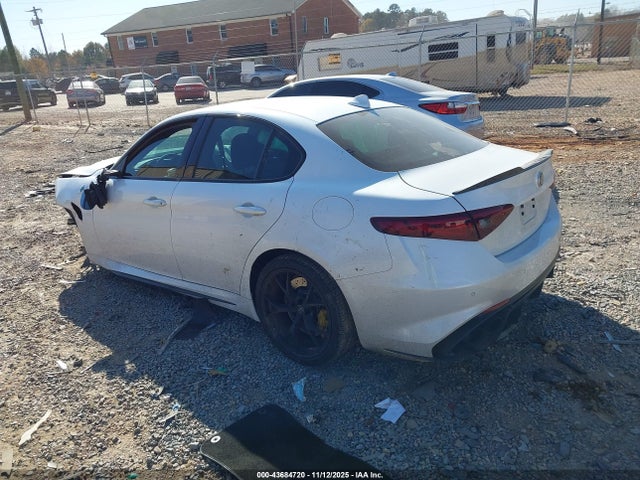 2018 ALFA ROMEO GIULIA ZARFAEAV8J7577341 Photo 2