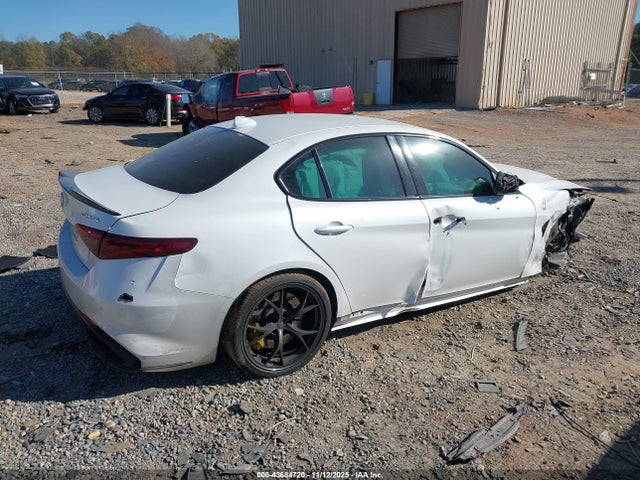 2018 ALFA ROMEO GIULIA ZARFAEAV8J7577341 Photo 3