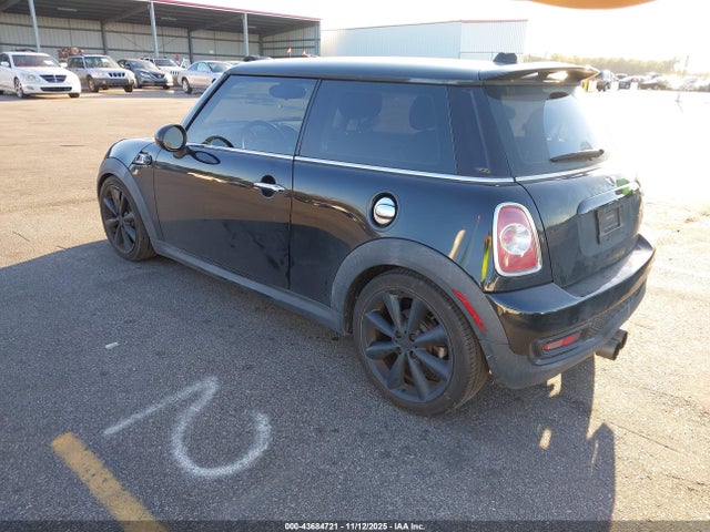2013 MINI HARDTOP WMWSV3C53DT480149 Photo 2