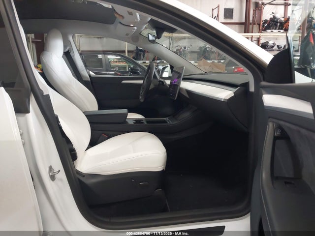 2023 TESLA MODEL Y 7SAYGDEE1PA177520 Photo 4