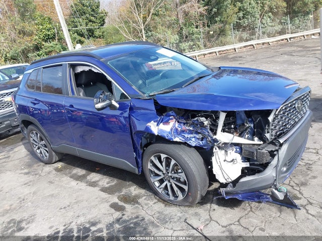 Продаж на аукціоні авто 2023 Toyota Corolla Cross Xle, vin: 7MUDAABG1PV047825, номер лоту: 43684815