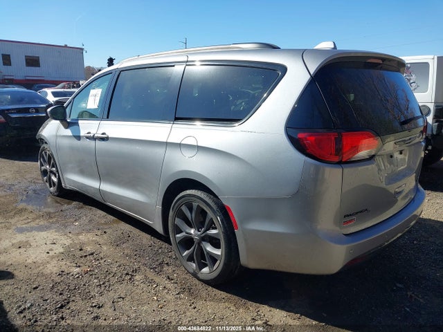 43684822 :رقم المزاد ، 2C4RC1GG2KR714051 vin ، 2019 Chrysler Pacifica Limited مزاد بيع