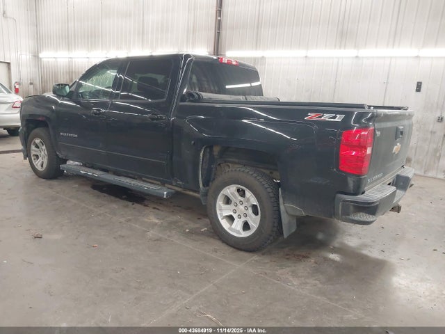 2017 CHEVROLET SILVERADO 1500 3GCUKREC3HG497765 Photo 2
