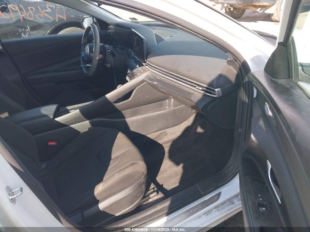 KMHLS4DG8RU811021 Hyundai ELANTRA SEL