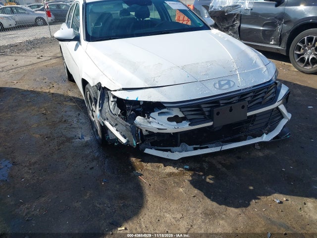 KMHLS4DG8RU811021 Hyundai ELANTRA SEL