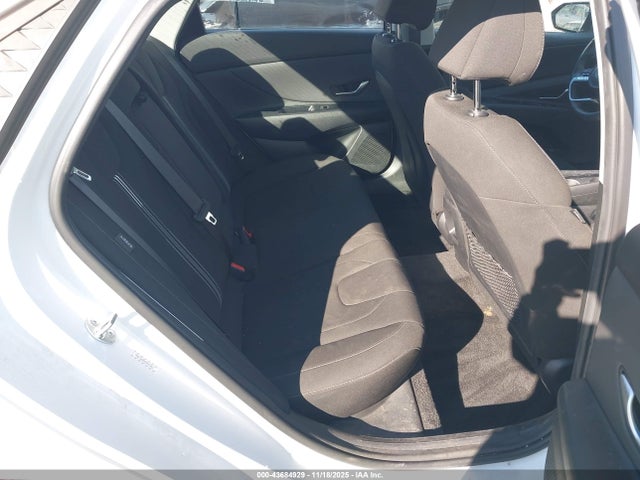 KMHLS4DG8RU811021 Hyundai ELANTRA SEL