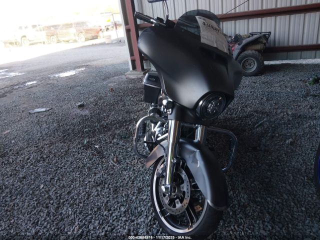 2017 HARLEY-DAVIDSON FLHXS 1HD1KRC15HB693685 Photo 4