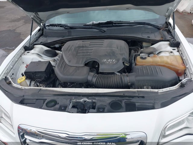 Chrysler 300 2014 2C3CCAAG9EH336159 Image 10