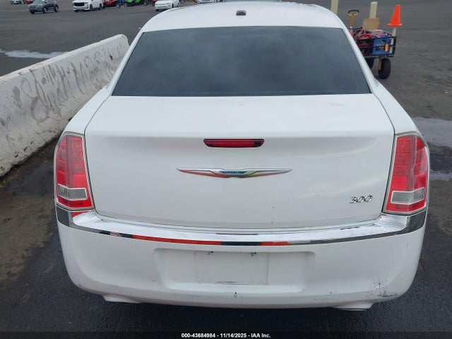 Chrysler 300 2014 2C3CCAAG9EH336159 Image 12