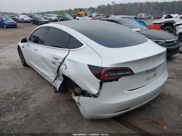 2018 TESLA MODEL 3 5YJ3E1EB0JF086332 Photo 2