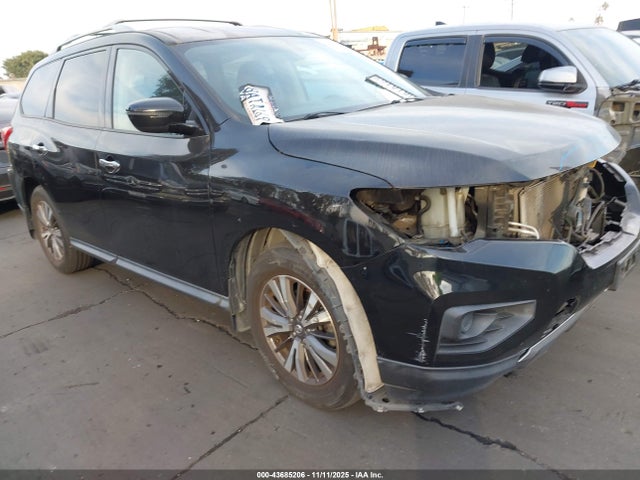 Nissan Pathfinder S 2017 5N1DR2MN7HC913210 zdjęcie główne