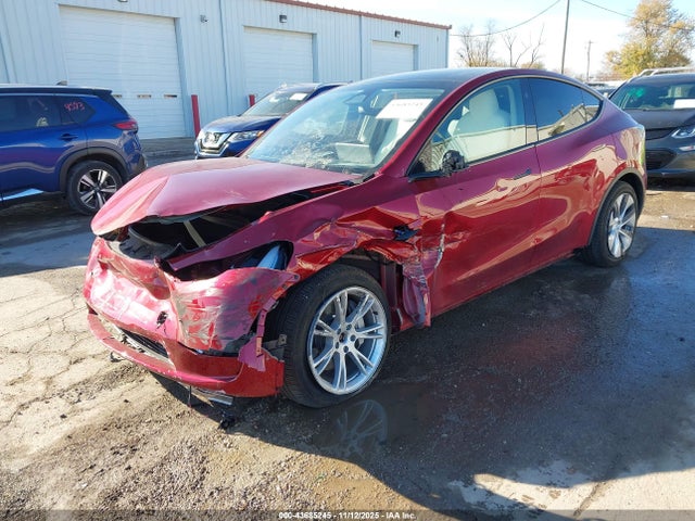2024 TESLA MODEL Y 7SAYGDEE2RA226677 Photo 1