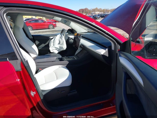 2024 TESLA MODEL Y 7SAYGDEE2RA226677 Photo 4