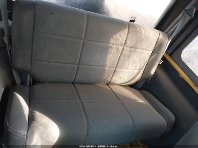 2000 JEEP WRANGLER 1J4FA29P8YP729363 Photo 7