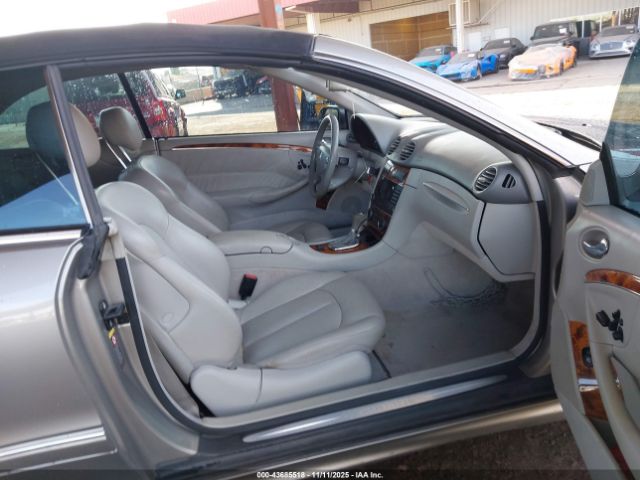 2005 MERCEDES-BENZ CLK 500 WDBTK75J55F148360 Photo 4