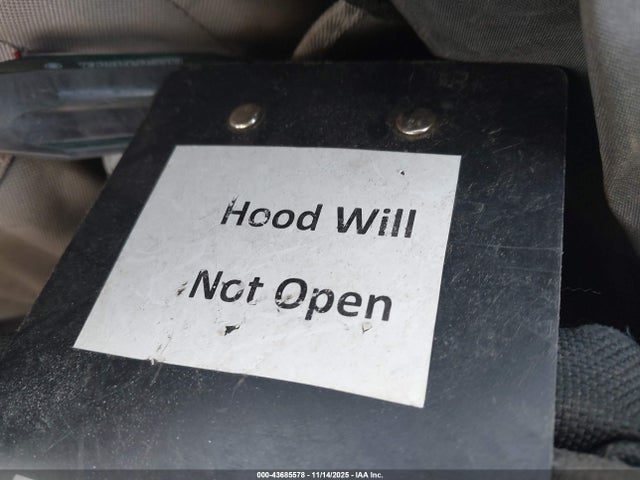 2025 TESLA MODEL 3 5YJ3E1EB8SF910076 Photo 9