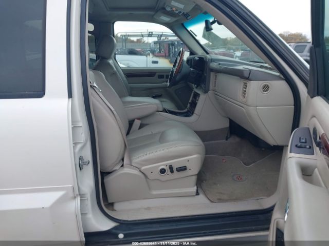 2005 CADILLAC ESCALADE ESV 3GYFK66N05G264889 Photo 4