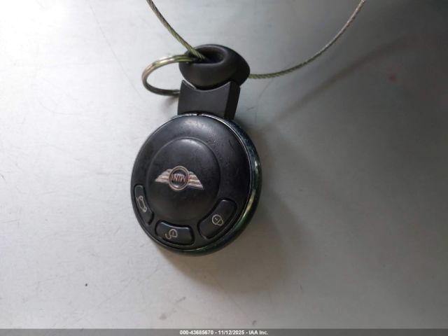 2010 MINI COOPER S WMWMF7C52ATX43014 Photo 10