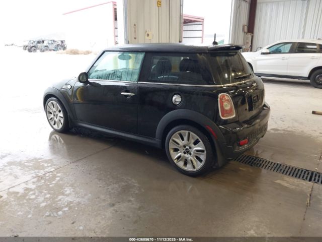 2010 MINI COOPER S WMWMF7C52ATX43014 Photo 2
