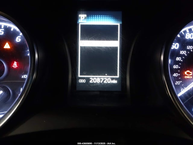 4T1B11HK1JU621562 Toyota CAMRY SE