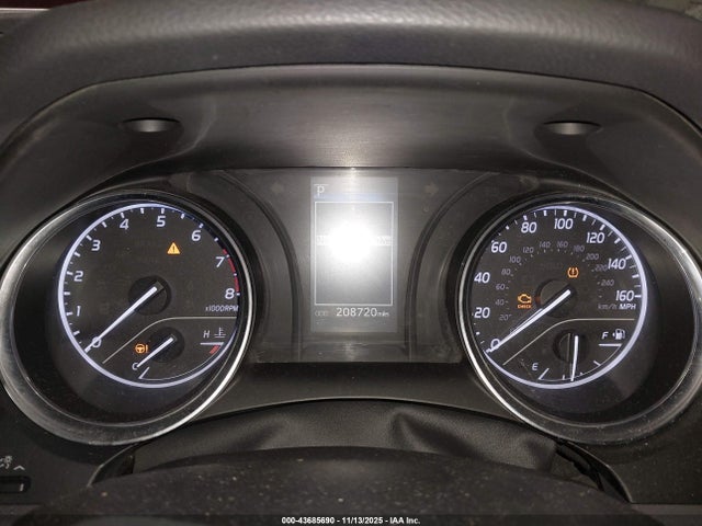 4T1B11HK1JU621562 Toyota CAMRY SE