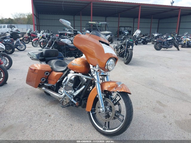 2014 HARLEY-DAVIDSON FLHX 1HD1KBM17EB696329