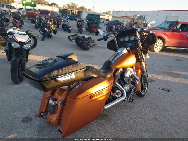 2014 HARLEY-DAVIDSON FLHX 1HD1KBM17EB696329 Photo 3