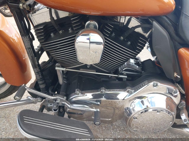 2014 HARLEY-DAVIDSON FLHX 1HD1KBM17EB696329 Photo 8