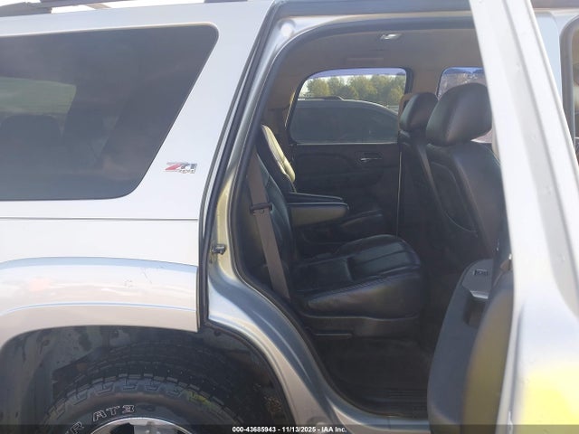 2011 CHEVROLET TAHOE 1GNSKBE02BR150219 Photo 7