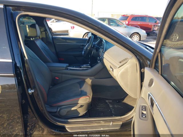 2021 HYUNDAI SONATA 5NPEJ4J27MH105444 Photo 4