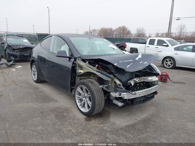 2024 TESLA MODEL Y 7SAYGDEE9RA265508 Photo 0