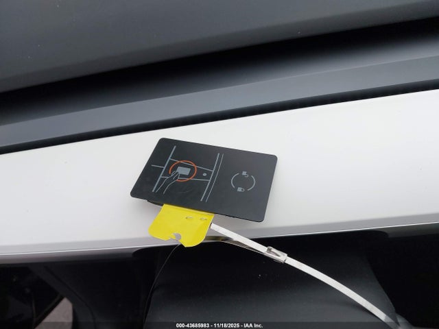 2024 TESLA MODEL Y 7SAYGDEE9RA265508 Photo 10