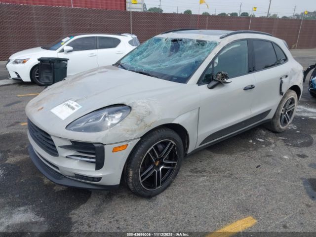 2021 PORSCHE MACAN WP1AA2A55MLB18135 Photo 1