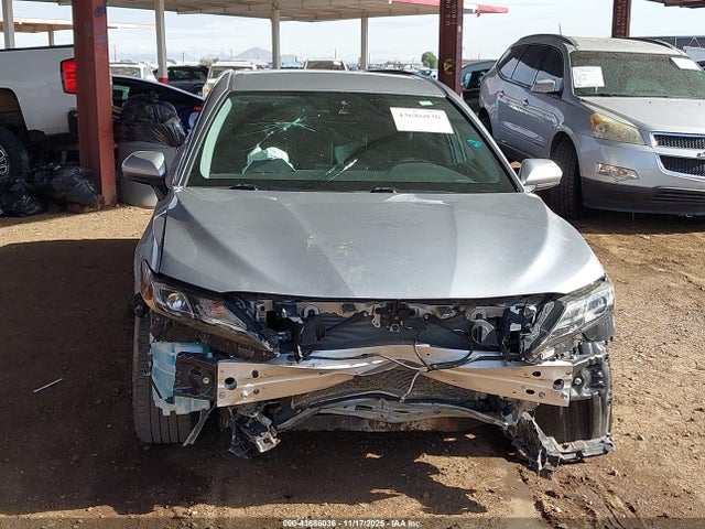 43686036 :رقم المزاد ، 4T1G11AKXMU422904 vin ، 2021 Toyota Camry Se مزاد بيع