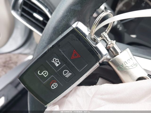 2020 JAGUAR XE SAJAJ4FX5LCP64380 Photo 10