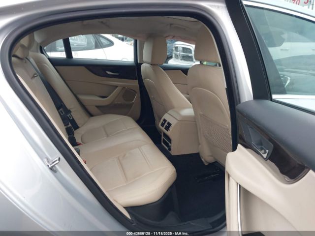 2020 JAGUAR XE SAJAJ4FX5LCP64380 Photo 7