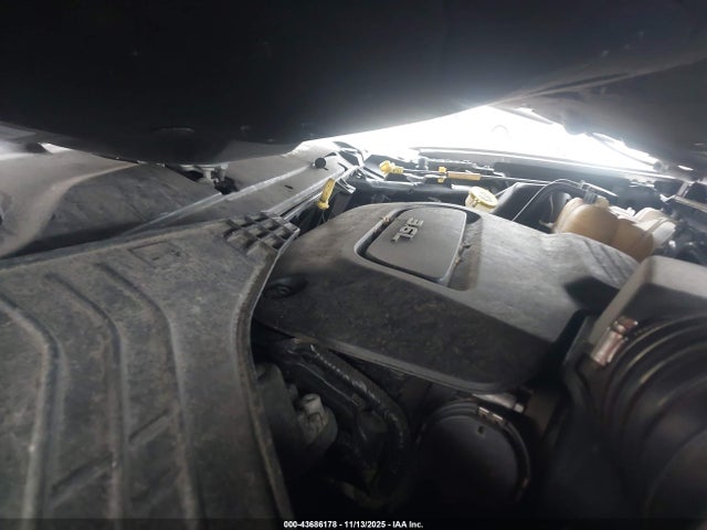 43686178 :رقم المزاد ، 2C4RC1DG8MR527307 vin ، 2021 Chrysler Voyager Lxi مزاد بيع