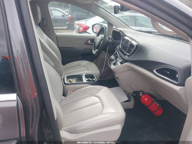 43686178 :رقم المزاد ، 2C4RC1DG8MR527307 vin ، 2021 Chrysler Voyager Lxi مزاد بيع