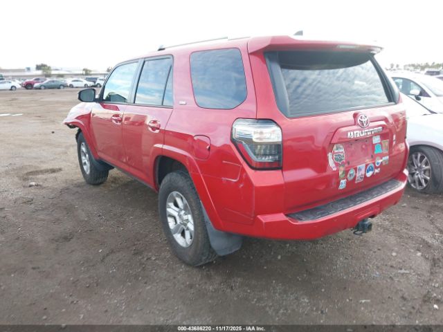2017 TOYOTA 4RUNNER JTEBU5JR6H5447661 Photo 2